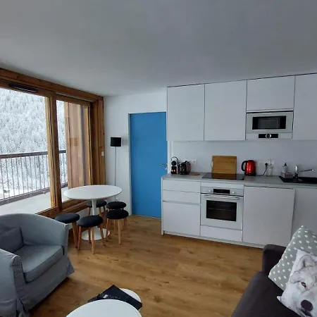 Apartment Croix-des-verdon Full Renovated - In And Out - 1650 With Covered Parking *